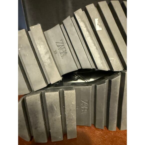 Zara  combat with pocket. Size 8.5 - Picture 2 of 6